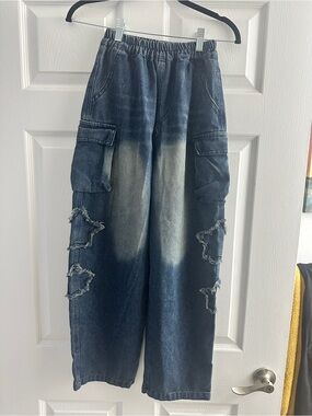 Kids Wide-Leg Distressed Cargo Jeans in Washed Blue